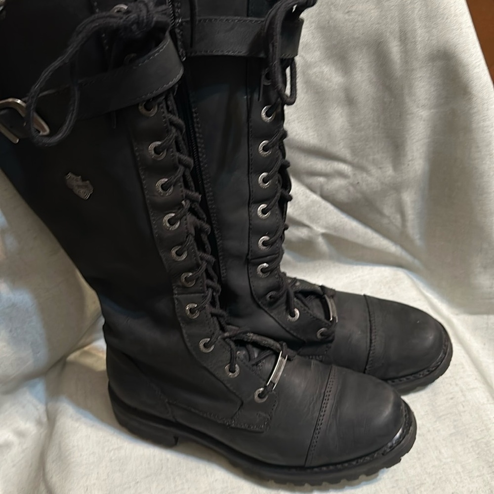 Like new heavy duty steel toe Harley Davidson boots